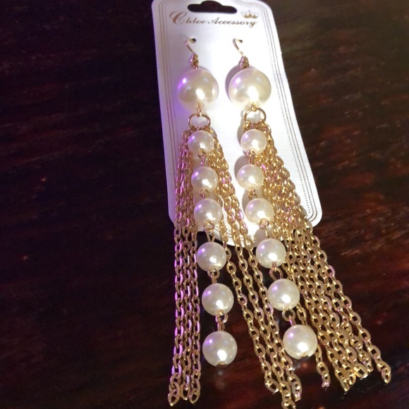 Earrings - Picture 3 of 5